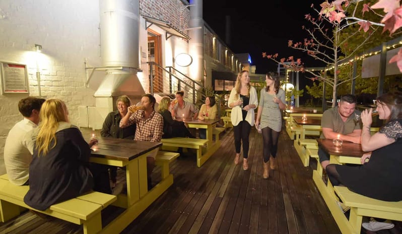 THE TURBINE HOTEL - GASTRO PUB IN THE EVENING